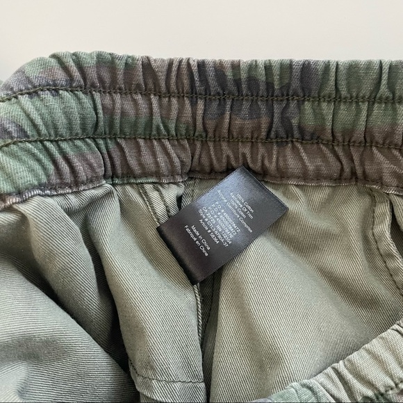 ⭐️HP⭐️ Aritzia TNA Alix Camouflage Joggers Pant - Picture 11 of 11